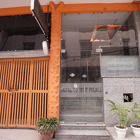 Hotel Tourist Palace New Delhi Exteriör bild