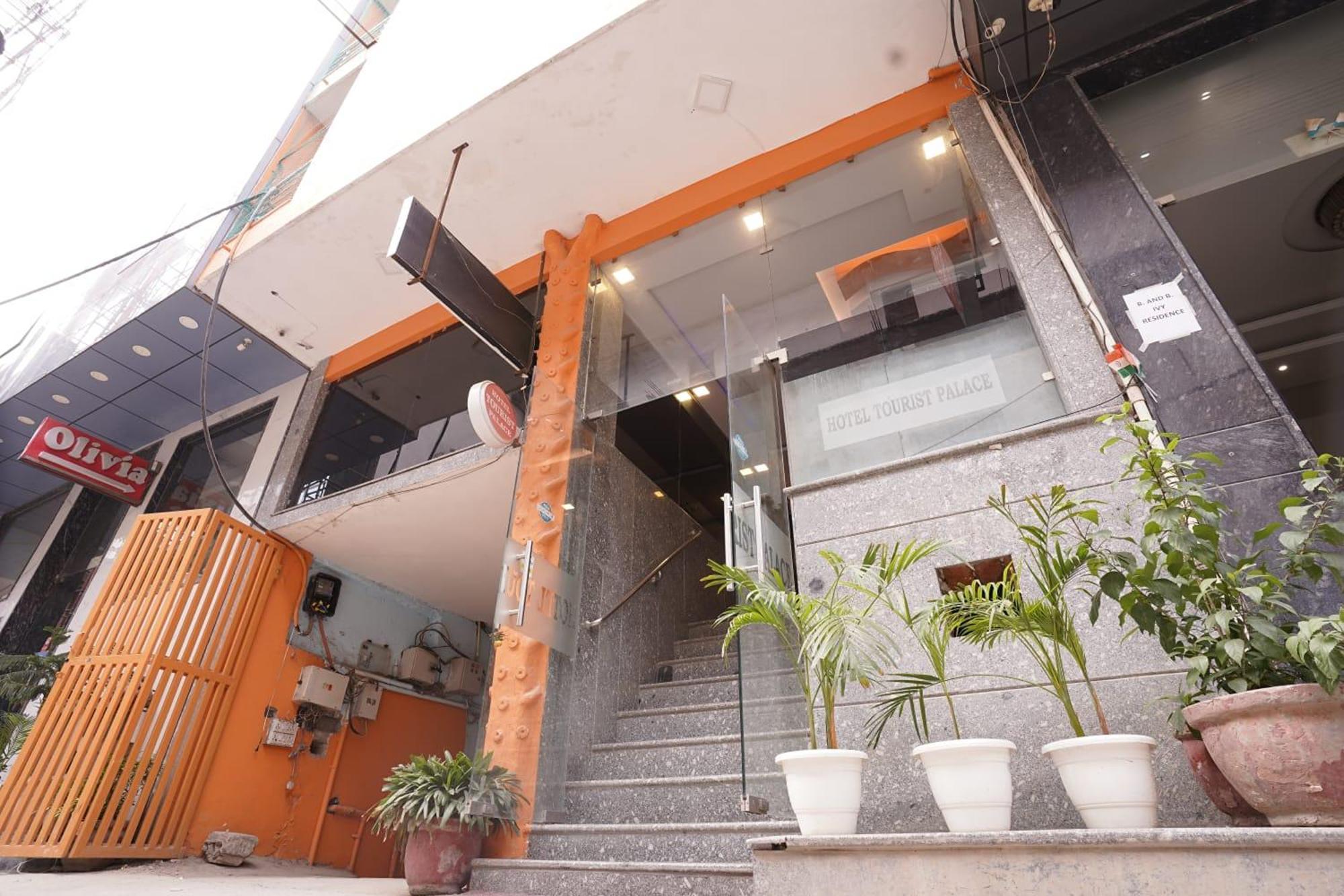 Hotel Tourist Palace New Delhi Exteriör bild
