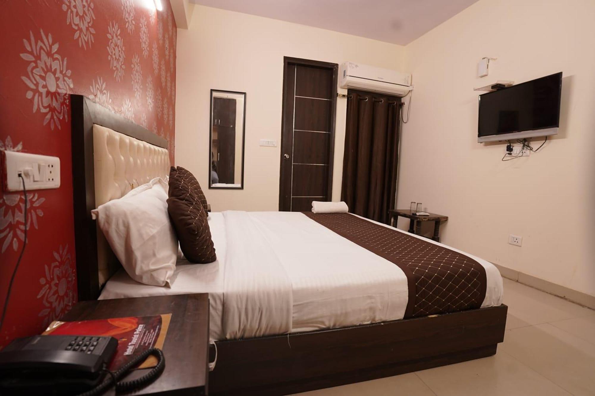 Hotel Tourist Palace New Delhi Exteriör bild