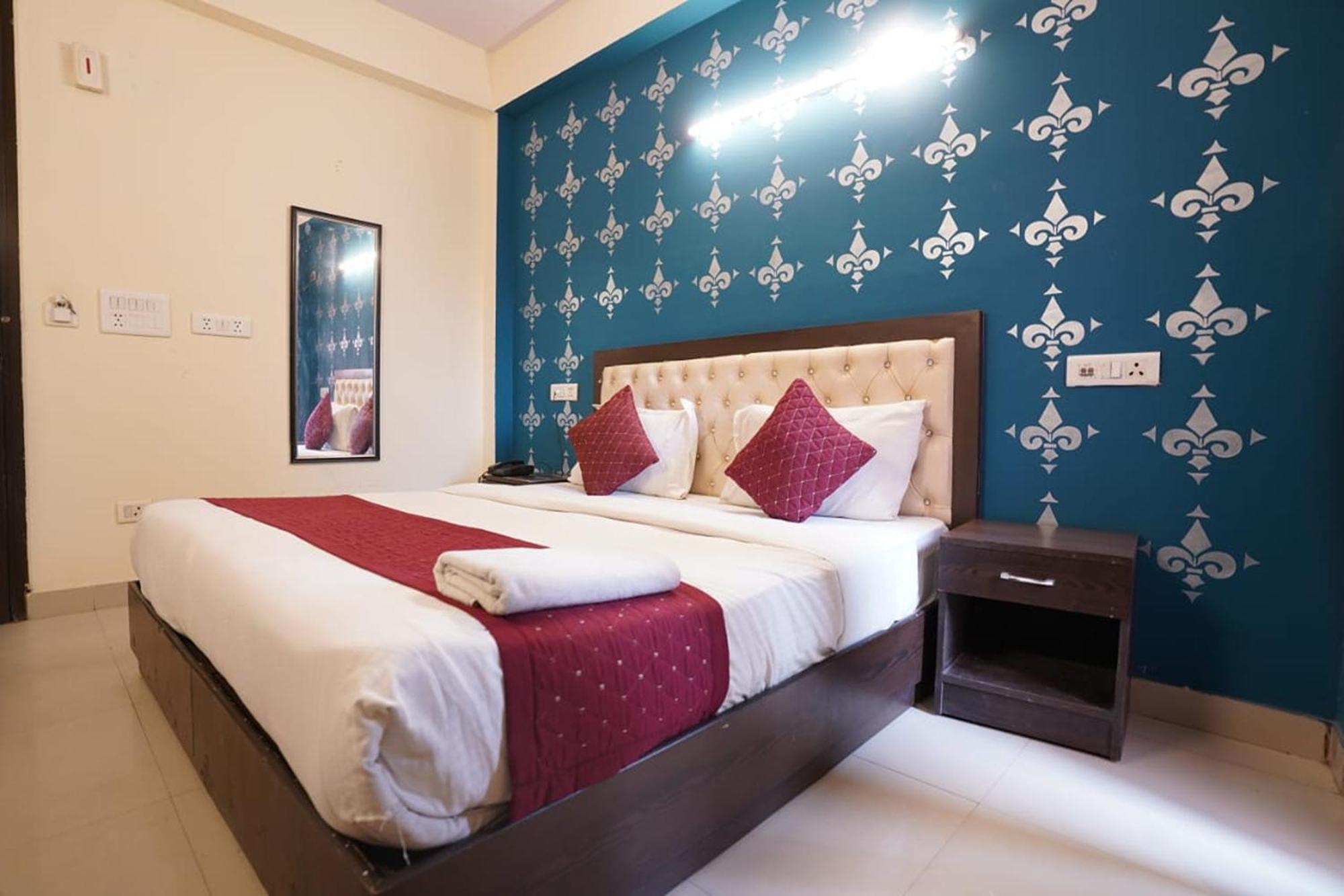 Hotel Tourist Palace New Delhi Exteriör bild